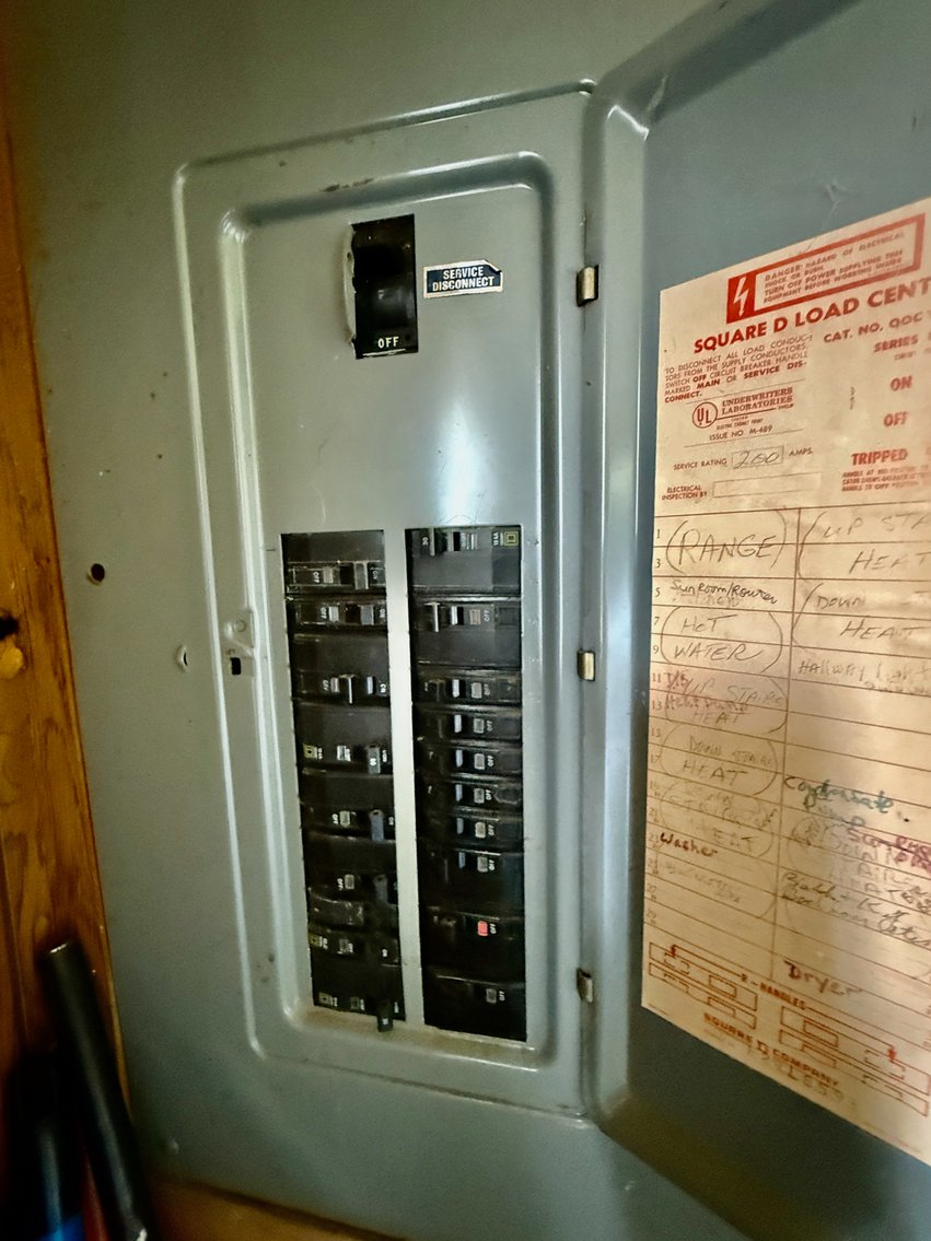 Image for 4 BR/2 BA Home Nestled Between Monroe Bay & The Potomac River in Downtown Colonial Beach, VA--SELLING to the HIGHEST BIDDER via ONLINE ONLY BIDDING!!