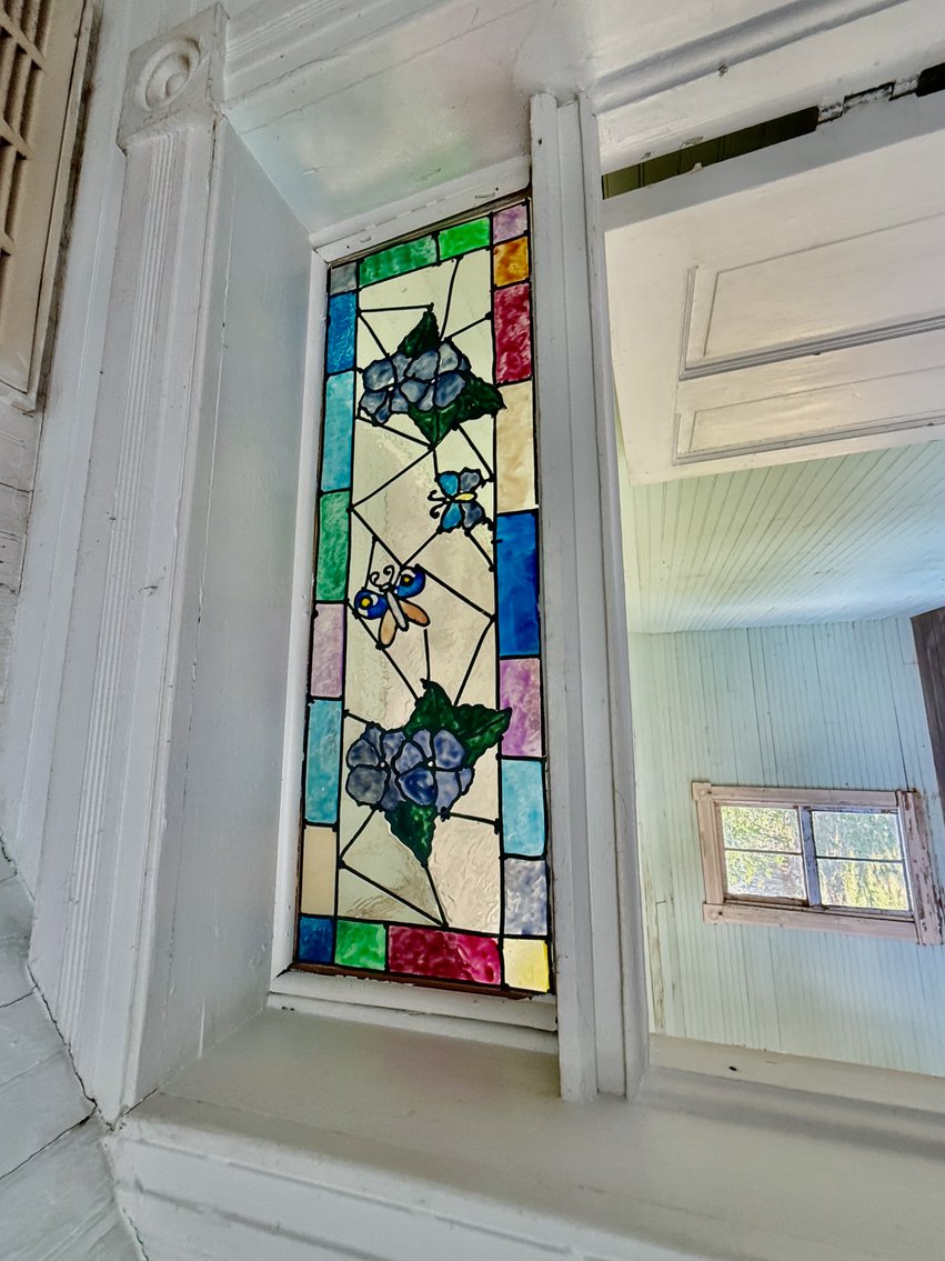 Image for 4 BR/2 BA Home Nestled Between Monroe Bay & The Potomac River in Downtown Colonial Beach, VA--SELLING to the HIGHEST BIDDER via ONLINE ONLY BIDDING!!