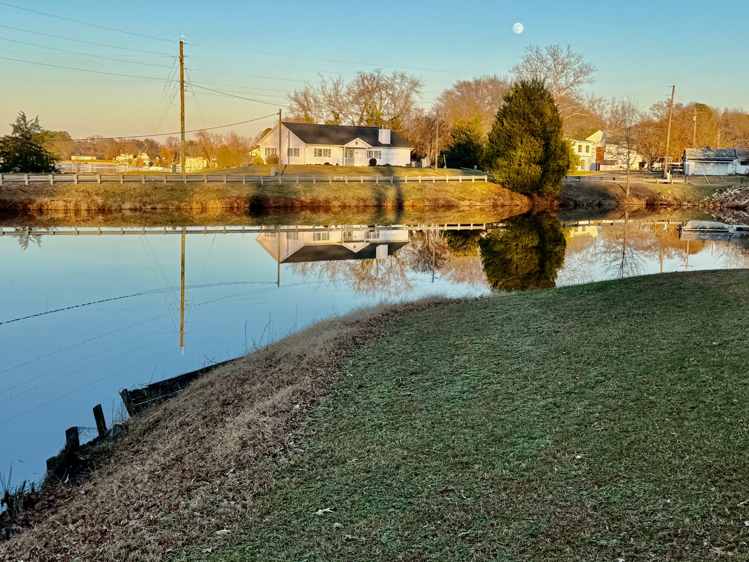 Image for 3 BR/2 BA Brick Home w/Basement Fronting Pond & Views of Mattox Creek in Colonial Beach, VA--SELLING to the HIGHEST BIDDER!!