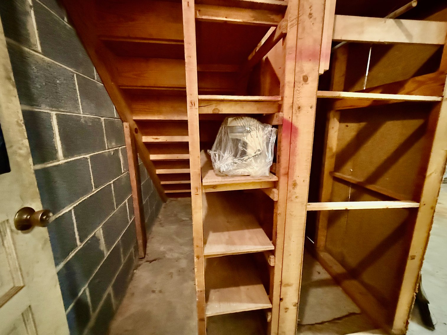 Image for 3 BR/2 BA Brick Home w/Basement Fronting Pond & Views of Mattox Creek in Colonial Beach, VA--SELLING to the HIGHEST BIDDER!!