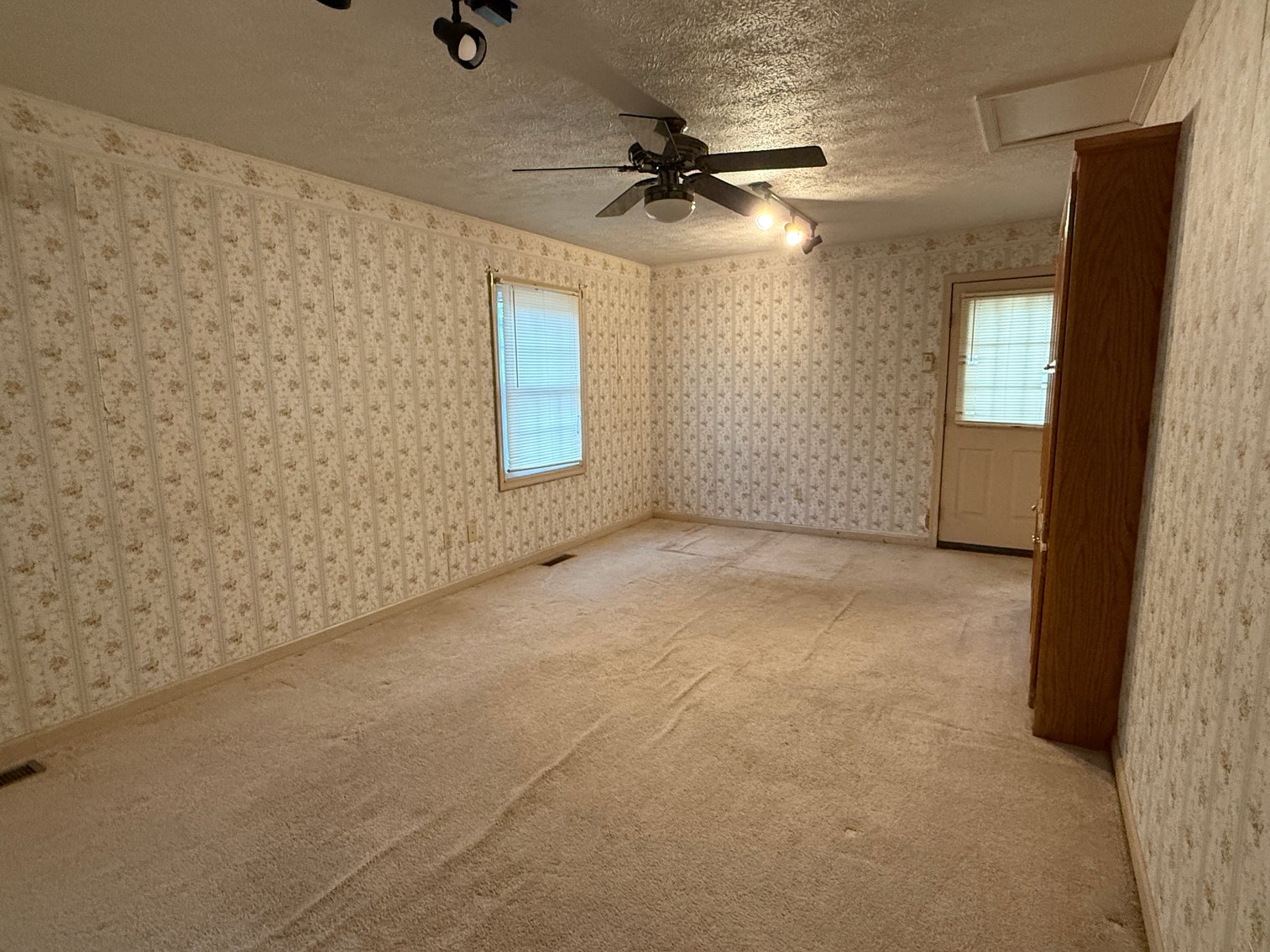 Image for 3 BR/2.5 BA Home on Large Cul-de-Sac Lot in Waynesboro, VA--ONLINE ONLY BIDDING!!